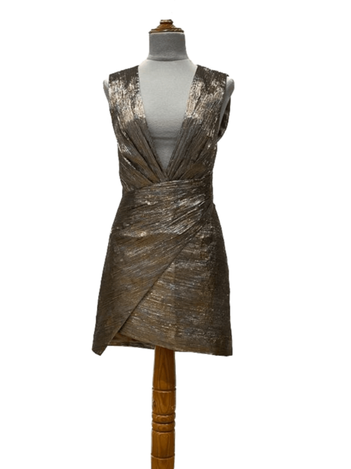 alquilar vestido metalizado corto con escote