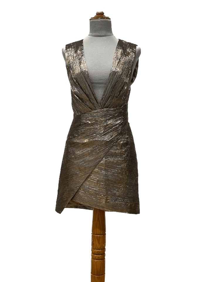 alquiler vestido metalizado corto con escote