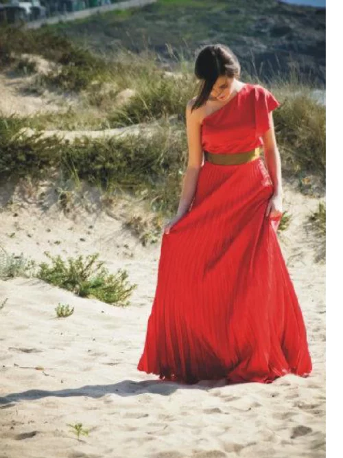 alquilar vestido rojo coral largo con falda plisada